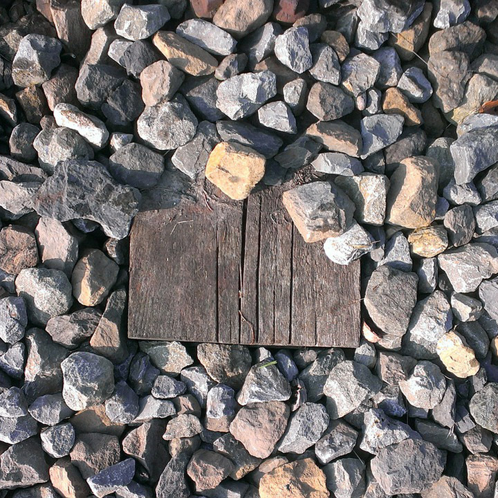 Rail stones